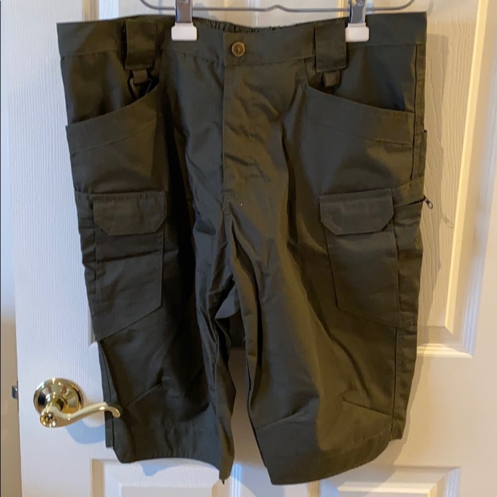 Men’s cargo shorts